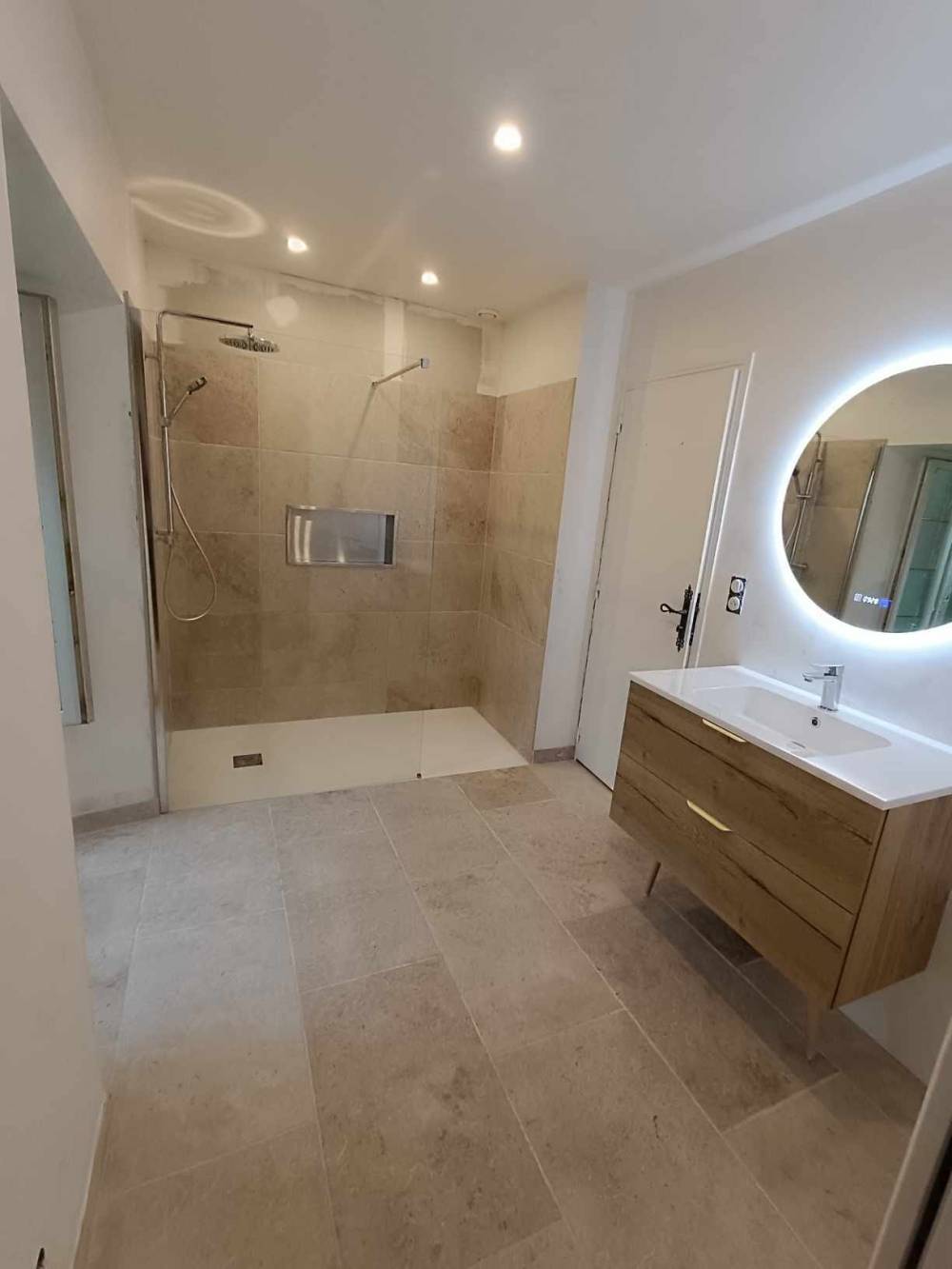 Salle de bain PMR près de Marmande